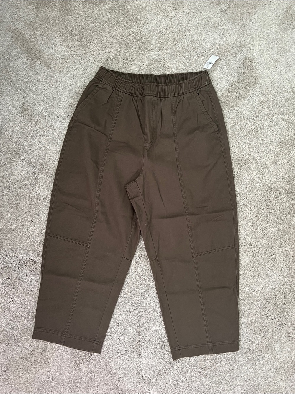 NWT Old Navy Women’s Pull On Tapered Barrel Pants (Size L)